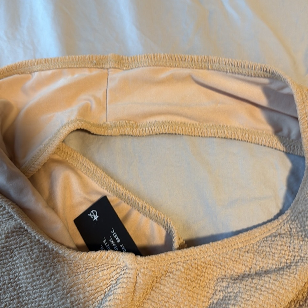 NEW Beige Crinkle Scoop Neck High-Cut One-Piece Swimsuit - Picture 6 of 9